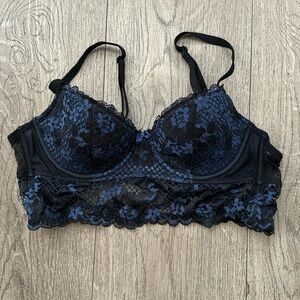 Adore me bustier bra with wire lace size 34B
